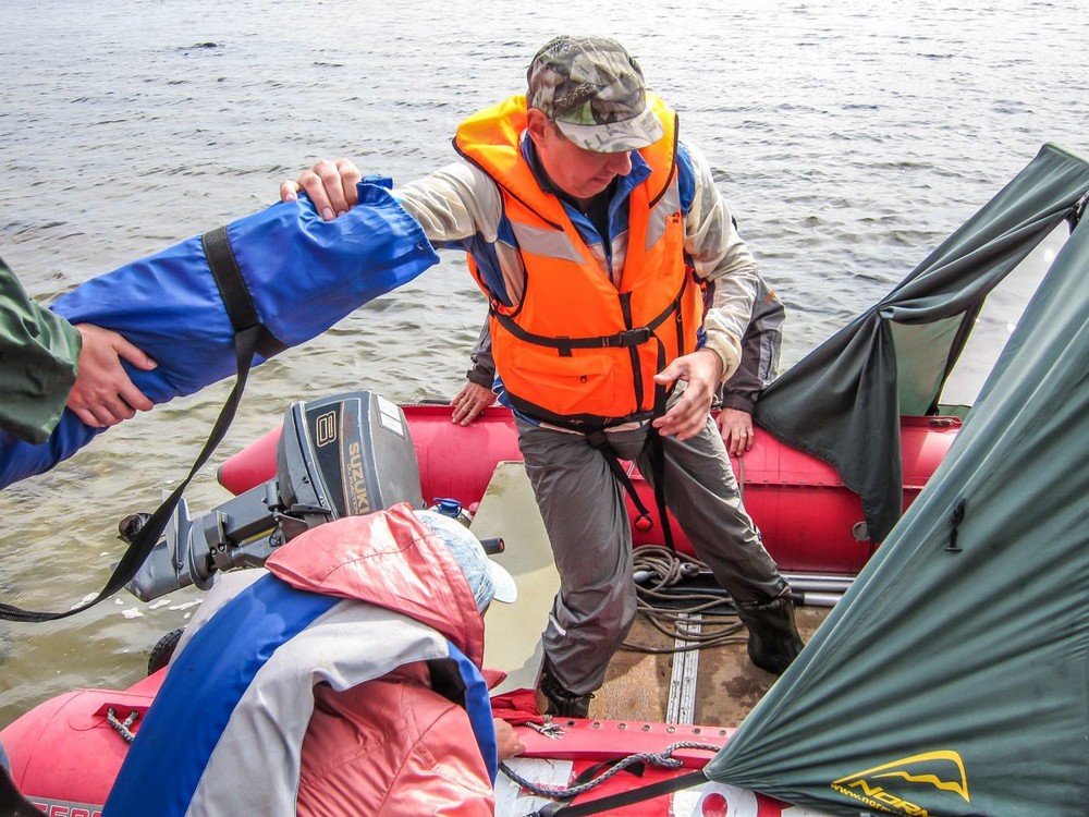 Без спасательного жилета на рыбалку лучше вообще не ходить.