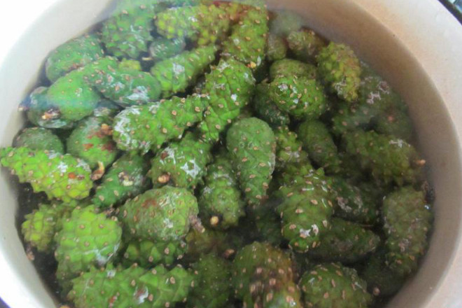 Промыть шишки