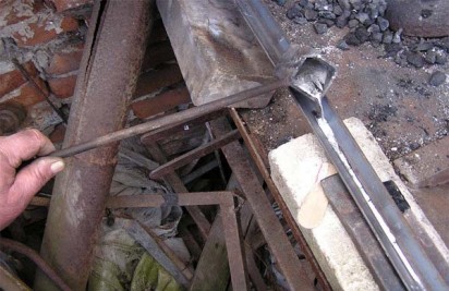 выливаем заготовки свинца выливаем заготовки свинца