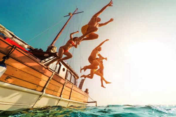 Есть ли акулы в море в Турции?