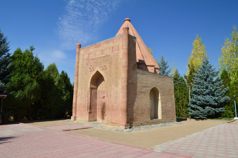 Гумбез Манас