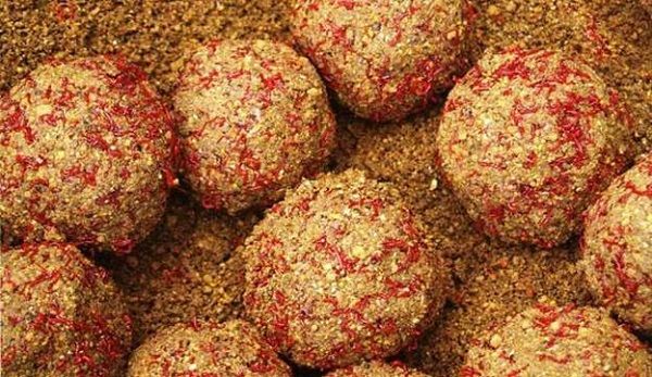 Шарики для прикормки с мотылем