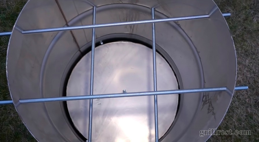 Коптильня своими руками: ТОП-15 лучших конструкций (холодного и горячего копчения)