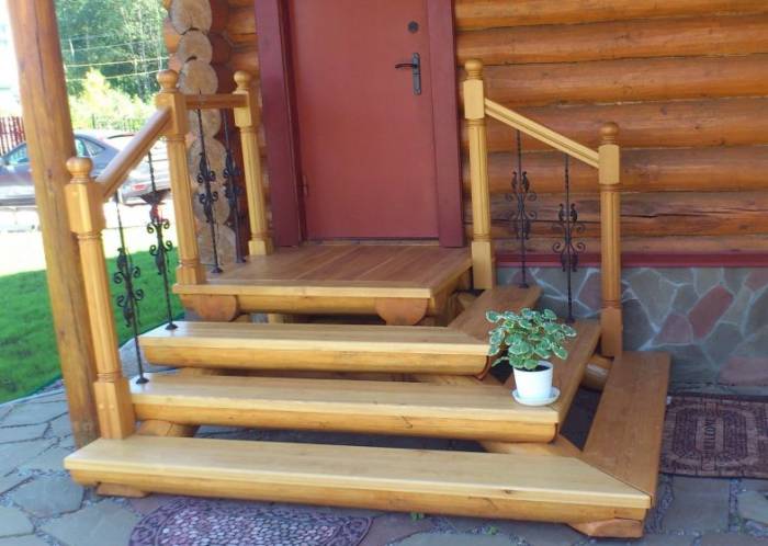 Крыльцо к дому своими руками: (фото и чертежи) из дерева, металла, бетона