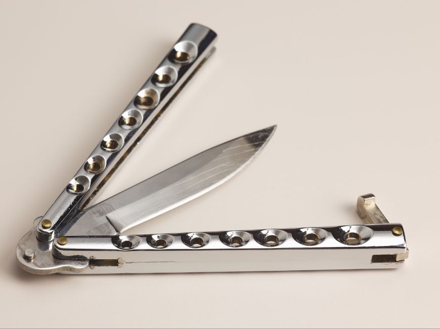 Балисонг для самообороны