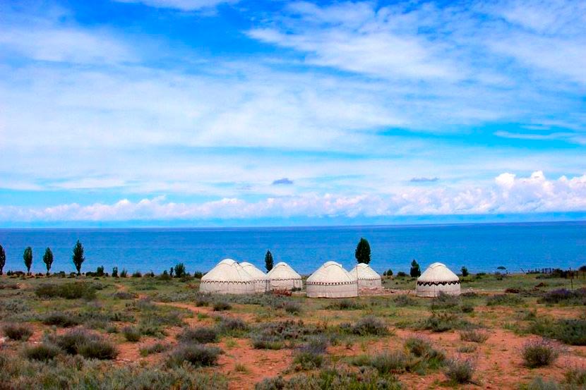 Озеро Иссык-Куль Озеро Иссык-Куль в Кыргызстане