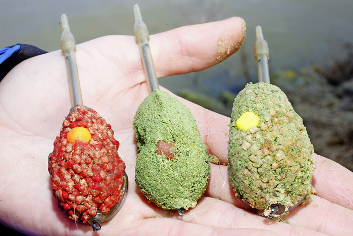 Прикормки в кормушках