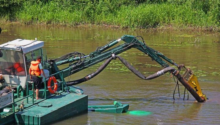 Дноуглубительные работы на реке Урал, фото. Дноуглубительные работы на реке Урал, фото.