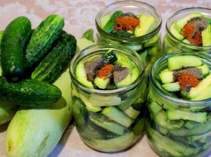 заготовка Ассорти из кабачков с огурцами