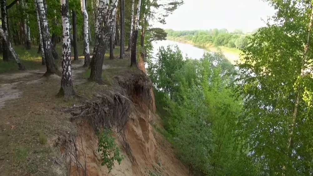 Начало реки Днепр Начало реки Днепр в России.