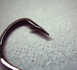 Топое жало фидерного крючка Топое жало фидерного крючка