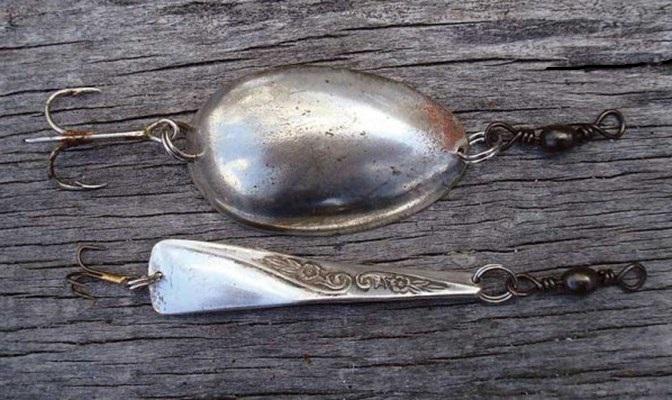 Блесна на щуку из чайной ложки