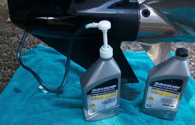 Какое масло и сколько заливать в редуктор лодочного мотора