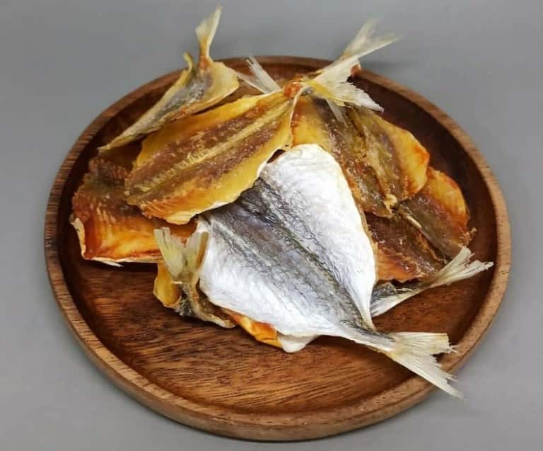 Что за рыба желтый полосатик, где водится, фото, как выглядит