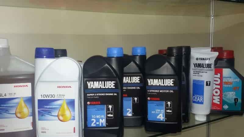 Какое масло и сколько заливать в редуктор лодочного мотора