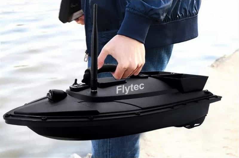 Прикормочный кораблик для рыбалки ТОП рейтинг лучших моделей