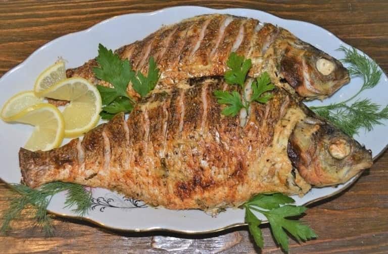 Рецепт карася в духовке целиком с фото – как приготовить