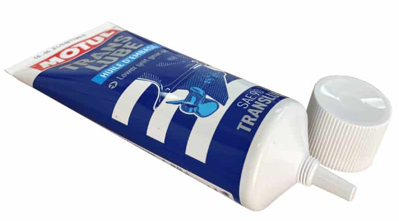 Какое масло и сколько заливать в редуктор лодочного мотора