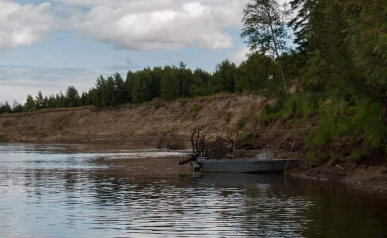 Уровень воды на Оби в Колпашево сегодня