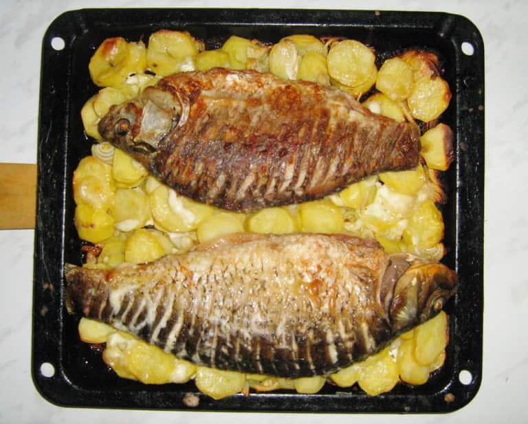 Рецепт карася в духовке целиком с фото – как приготовить