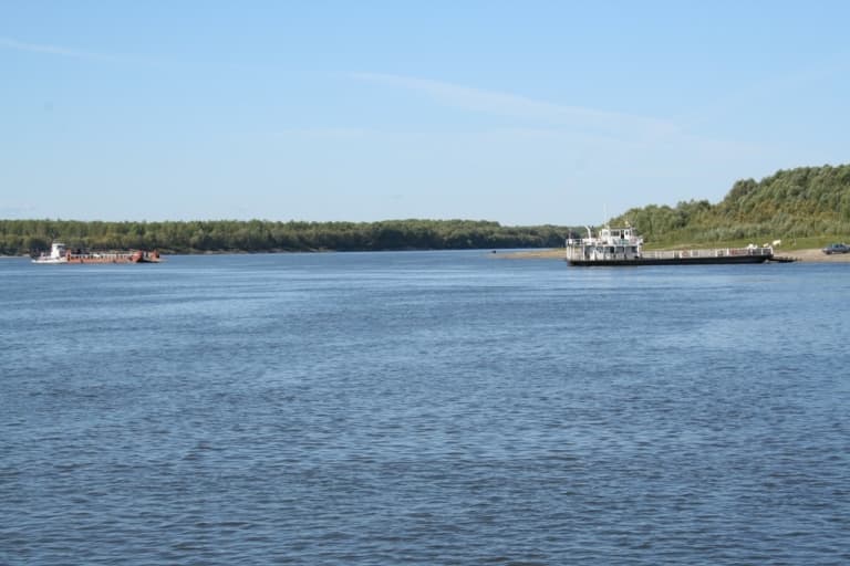 Уровень воды на Оби в Колпашево сегодня
