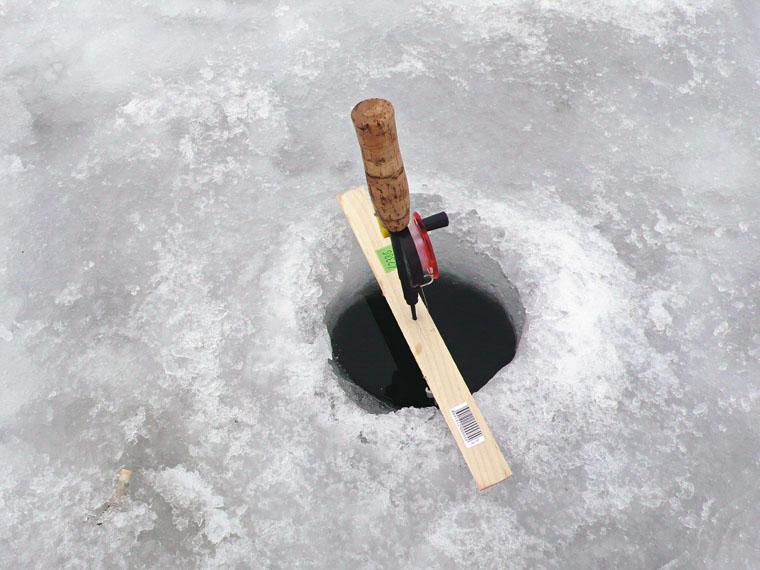 Самодельная жерлица из линейки