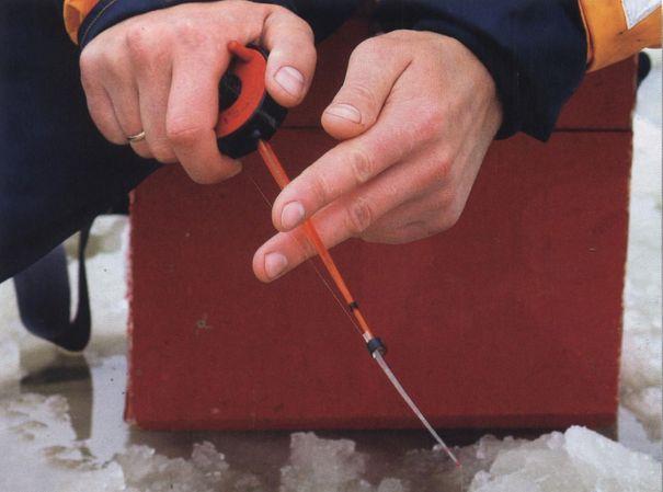 Игра мормышкой