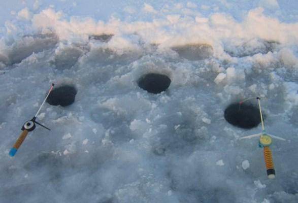 Лунки зимой